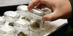 Ο Καναδάς νομιμοποιεί την κάνναβη