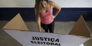 Στις κάλπες προσέρχονται σήμερα οι Βραζιλιάνοι