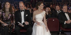 Ο πρίγκιπας Γουίλιαμ και η Κέιτ Μίντλετον /Φωτογραφία: AP