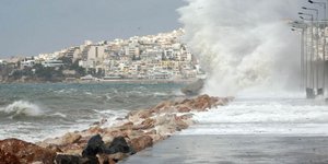 Προβλήματα στις ακτοπλοϊκές συγκοινωνίες λόγω ισχυρών ανέμων. Φωτογραφία: Eurokinissi