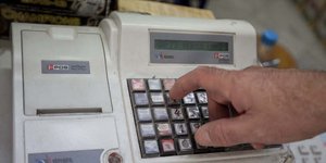 Κάποιοι «ξέχασαν» να κόψουν αποδείξεις / Φωτογραφία: Eurokinissi