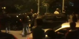 «Άντε να πεθάνεις βρωμερέ πασόκε!» - Aποδοκιμασίες στη Νέα Σμύρνη [βίντεο]