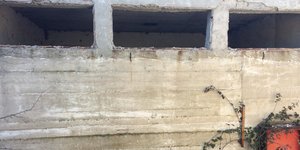 Σε αυτή την αποθήκη κρατούσε ο 23χρονος φυλακισμένους τρεις αλλοδαπούς