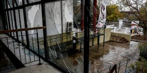 Σπασμένα τζάμια στο ΑΠΘ