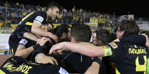 Νίκη ελπίδας για τον Αρη που έπαιξε με 10 παίκτες για 70 λεπτά