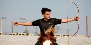 Αριστοτέλης Καλέντζης: Η ΧΑ είναι η πινακοθήκη των ηλιθίων -Ο «αντιδημοκράτης» φ