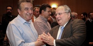 Σταύρος Αρναουτάκης & Νίκος Κοτζιάς (Φωτογραφία: EUROKINISSI/ ΣΤΕΦΑΝΟΣ ΡΑΠΑΝΗΣ)