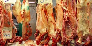 Τον πλάκωσε στις μπουνιές επειδή πουλούσε το αρνί πιο ακριβά απ'όσο έγραφε