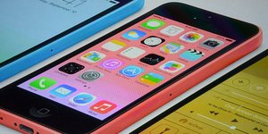 Αυτό είναι το iPhone των φτωχών – Πλαστικό