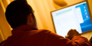 Ούτε σε ταινία- Ζευγάρι έκλεισε «τυφλό» ραντεβού μέσω ίντερνετ και στη συνάντηση
