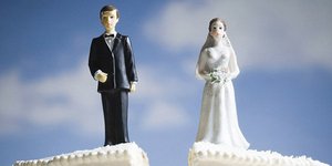 Βρετανίδα μήνυσε τους δικηγόρους της γιατί δεν την ενημέρωσαν ότι το διαζύγιο ση