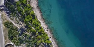 Η πανέμορφη παραλία της Αρβανιτιάς