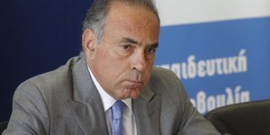 Η κυβέρνηση αντίθετη με κάθε έννοια αριστείας