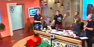 «Ο Βαγγέλης τσίου»: Οι Ράδιο Αρβύλα ατηρίζουν το ΠΑΣΟΚ