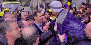 Ο Άσαντ επισκέφτηκε την Χομς - Την πόλη που βομβάρδισε με 9000 θύματα