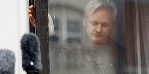 Τζούλιαν Ασανζ (Φωτογραφία: AP Photo/Frank Augstein)