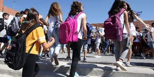 Ασκήσεις εκκένωσης σε σχολεία του Πειραιά (Φωτογραφία: MOTIONTEAM/ΒΑΣΙΛΗΣ ΒΕΡΒΕΡΙΔΗΣ)