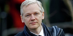 Τζούλιαν Ασάνζ: Ο ιδρυτής του WikilLeaks θα κάνει το μοντέλο για χάρη της Vivien