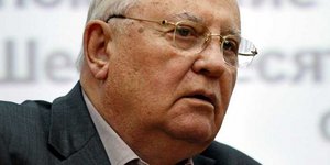 Γκορμπατσόφ: Ο Ομπάμα πρέπει να ακούσει τη γνώμη όλων των λαών για τη Συρία