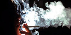 Ακόμη και οι καπνιστές θέλουν να κοπεί το τσιγάρο στους δημόσιους χώρους 