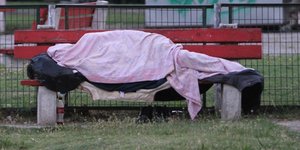 Άστεγος πέθανε από το κρύο έξω από το νοσοκομείο της Πάτρας