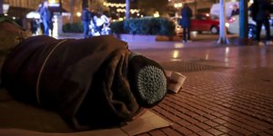 Ο δήμος Αθηναίων ανοίγει θερμαινόμενη αίθουσα για τους άστεγους/ Φωτογραφία: EUROKINISSI- ΓΙΩΡΓΟΣ ΚΟΝΤΑΡΙΝΗΣ
