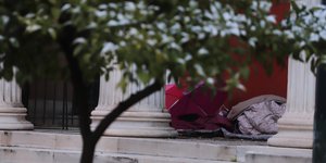 ΑΣΤΕΓΟΙ ΣΤΗΝ ΟΔΟ ΣΤΑΔΙΟΥ EUROKINISSI/ ΓΙΩΡΓΟΣ ΚΟΝΤΑΡΙΝΗΣ