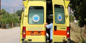 Αγνωστοι μαχαίρωσαν οδηγό στην Κόρινθο -Τον άφησαν στο δρόμο και εξαφανίστηκαν μ