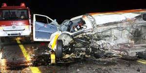 Τραγωδία στη Θήβα: Νεκροί δύο άνθρωποι σε τροχαίο -Ενας τρίτος πήγε να βοηθήσει