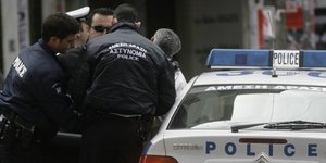 Σπείρα απατεώνων εξαπατούσε επιχειρηματίες σε όλη την Ελλάδα