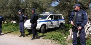 Απέδρασαν 17 αλλοδαποί από τα κρατητήρια της Αστυνομίας στην Ηγουμενίτσα