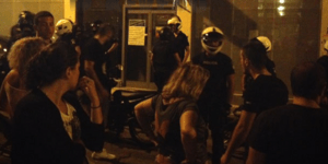 Ενταση στο κέντρο – Πολίτες κυνήγησαν μετανάστες στην πλατεία Αμερικής [βίντεο]