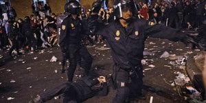 Σε «πολιορκία» το ισπανικό Κοινοβούλιο για άλλη μία φορά από τους «Αγανακτισμένο