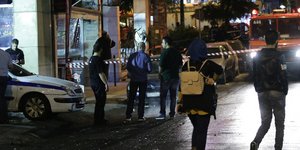 Λίγη ώρα μετά την επίθεση στο ΑΤ Ομονοίας / Φωτογραφία: EUROKINISSI/ΓΙΑΝΝΗΣ ΠΑΝΑΓΟΠΟΥΛΟΣ