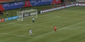 Απίθανο αυτογκόλ σε γυναικείο ποδοσφαιρικό αγώνα [βίντεο]