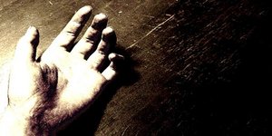 Ενα λάθος sms τον έσωσε από την αυτοκτονία
