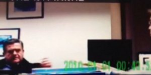 H... πρωτοχρονιάτικη μίζα του 2010 -Τι ξέχασαν στο βίντεο που ενοχοποιεί τον Τομ