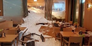 Χιονοστιβάδα στο εσωτερικό του εστιατορίου. Φωτογραφία: Twitter