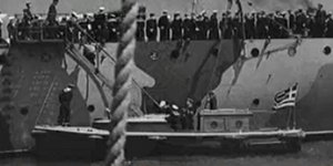 Σπάνια κινηματογραφικά καρέ με το Θωρηκτό Αβέρωφ να πλέει στη Μεσόγειο [βίντεο]