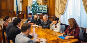 Συνομιλίες με τη Ρουμάνα πρωθυπουργό