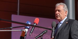 Ο Δημήτρης Αβραμόπουλος/ Φωτογραφία intime news