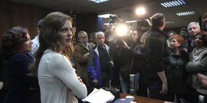 Μέλη του ΠΑΜΕ εισέβαλαν στο γραφείο της κ. Αχτσιόγλου (Φωτογραφία: EUROKINISSI/ ΣΩΤΗΡΗΣ ΔΗΜΗΤΡΟΠΟΥΛΟΣ)