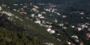 Το νομοσχέδιο θα ρυθμίζει και ποιες ιδιοκτησίες δεν πληρούν τα κριτήρια και θα κατεδαφίζονται άμεσα/Φωτογραφία: Eurokinissi