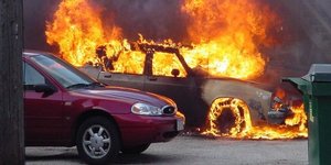 Μητέρα και γιος ήταν αδίστακτοι εκβιαστές - Εκαιγαν ακόμα και αυτοκίνητα
