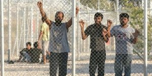 Απεργία πείνας ξεκίνησαν 400 μετανάστες στην Ορεστιάδα – Διαμαρτύρονται για την
