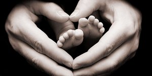 Ισπανίδα πέταξε το νεογέννητο μωρό της από το μπαλκόνι -Ηθελε να το ξεφορτωθεί 