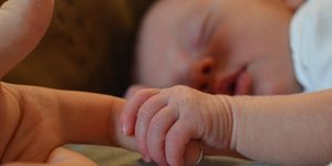 βρέφη γεννήθηκαν χωρίς χέρια/Φωτογραφία: pexels