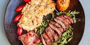 Το καλύτερο και χορταστικότερο brunch της πόλης. Φωτογραφία: Zaf Cafe Bar
