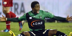 Απίθανη χαμένη ευκαιρία από τα δύο μέτρα σε κενό τέρμα [βίντεο]