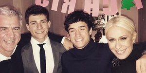 Η Μαρία Μπακοδήμου & ο Δημήτρης Αργυρόπουλος μαζί με τους γιους τους(Φωτογραφία: Instagram)